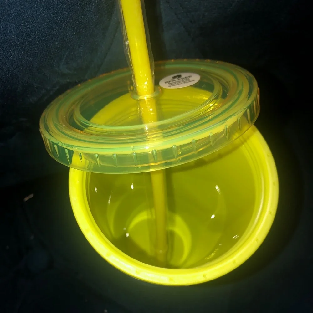 Grinch 💚 hot or cold cup.  16oz.  New. - Picture 4 of 4